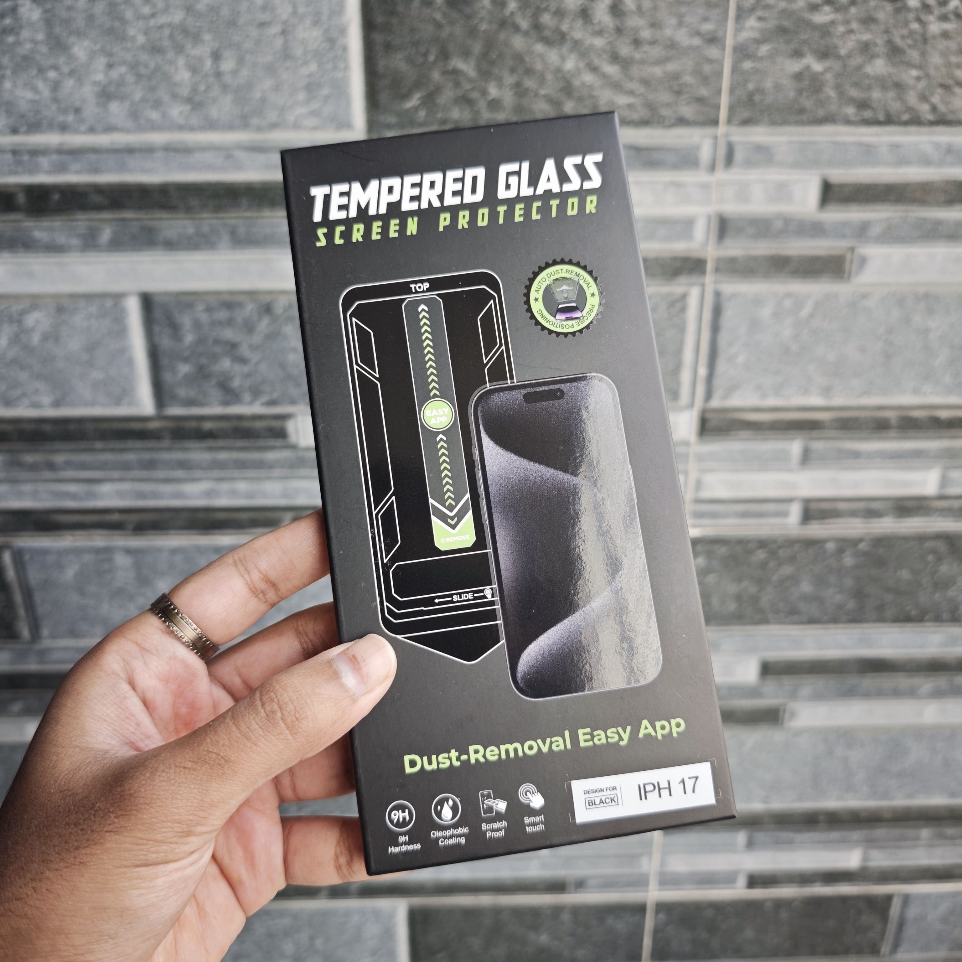 Ultra-Clear Dust-Removal Screen Protector - iPhone 17 Pro
