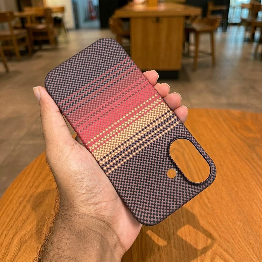 Hard Carbon Fiber Texture Magnetic Case - Sunset Orange - iPhone 17